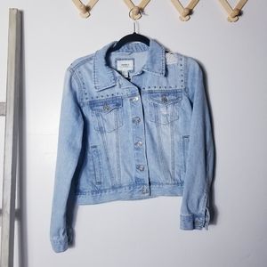 FOREVER 21 DISTRESSED JEAN JACKET WITH STARS SIZE SMALL